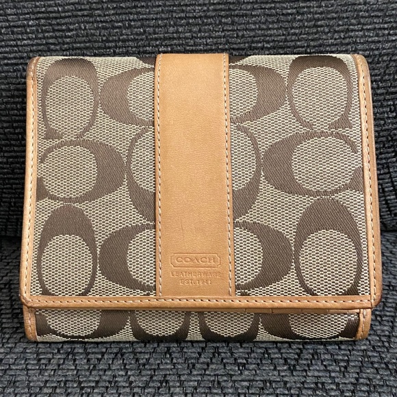 Authentic Coach Wallet! - Picture 1 of 13